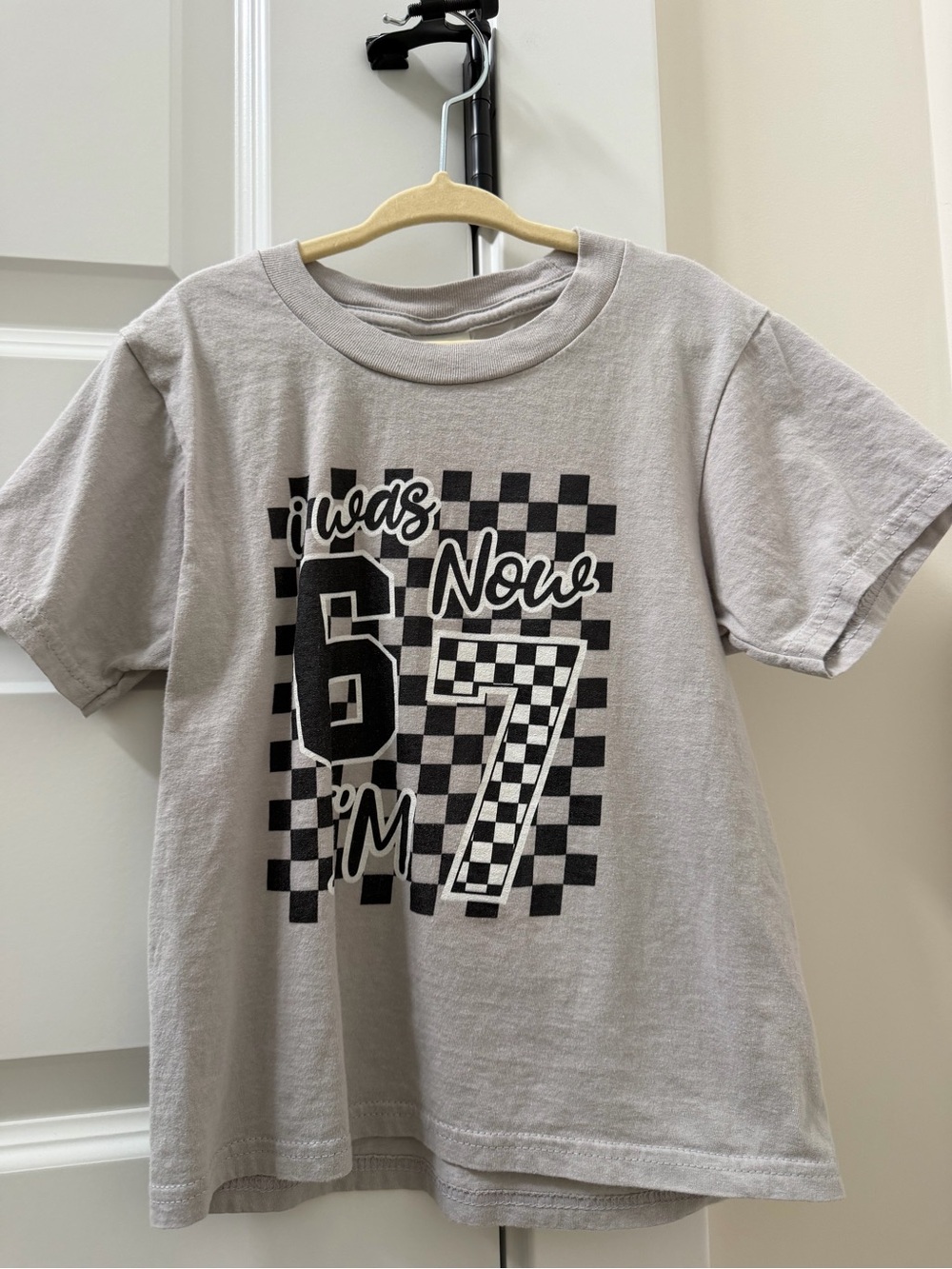 Kids Graphic Tee - 'I was 6 Now I'm 7' in Light Gray